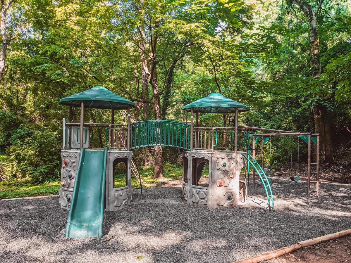 שאטאנוגה Bryce Cabin Lookout Mtn Tiny Home W Swim Spa מראה חיצוני תמונה